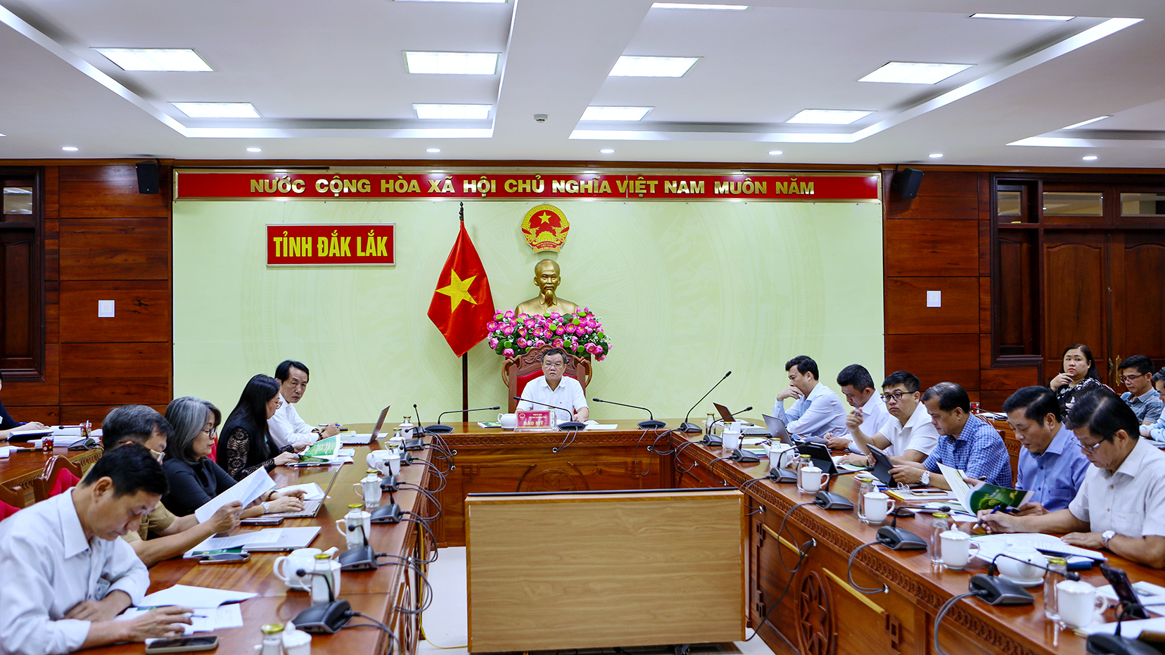 Đồng chí Đào Mỹ - Phó Chủ tịch UBND tỉnh chủ trì cuộc họp.